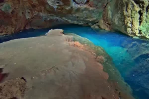 Google Maps image from Cueva del Agua A 37-year-old woman