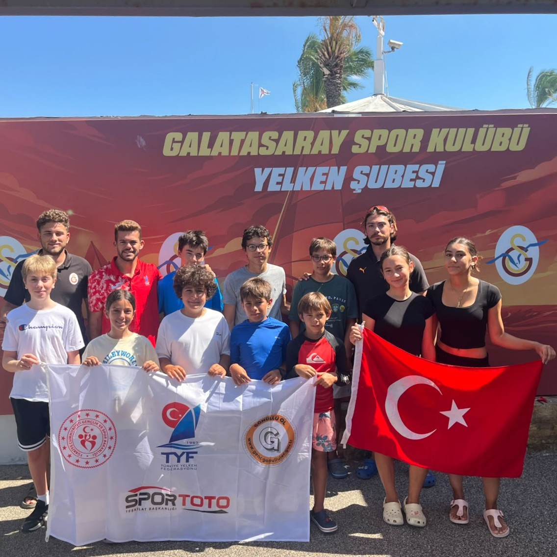 IQ Foil ve Techno 293 U13 sınıflarında gelişimlerini sürdüren sporculara