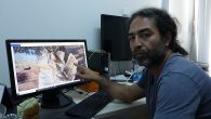 Mersin’de geçtiğimiz hafta ölü olarak karaya vuran dev balinanın ölüm sebebi belli oldu. Yapılan nekropsi sonuçlarına göre balığa büyük bir geminin çarptığı, sol pektoral yüzgecinde radius ve ulna kemiklerinde ciddi kırıklar oluştuğu, iç bölgelerinde ise kanamalar meydana geldiği tespit edildi. […]