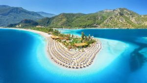 Bir efsaneneye göre Apollon Finike Kralı Argenor’un kızına sevdalanmış. Küçük