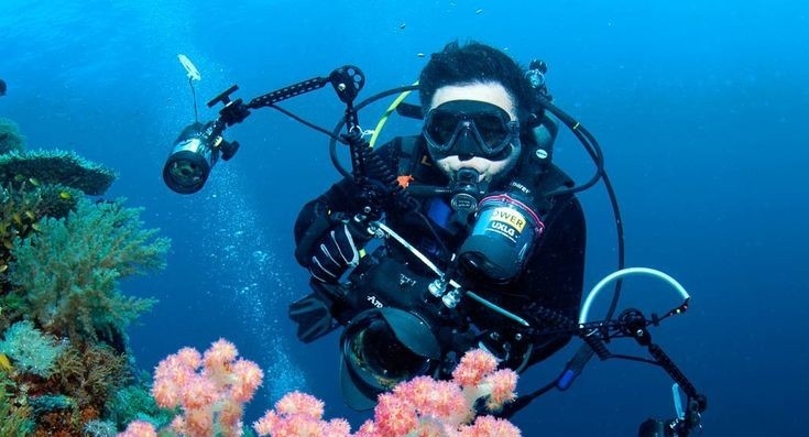 Sualtı Fotoğrafı çekmenin olmazsa olmazı balıkadamın yüzerliğini kontrol etmesidir dersem