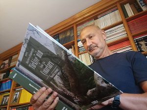 “Ben Bir Türk Zabitiyim”, “Dağdan Bakan Gözler” kitaplarını daha önce