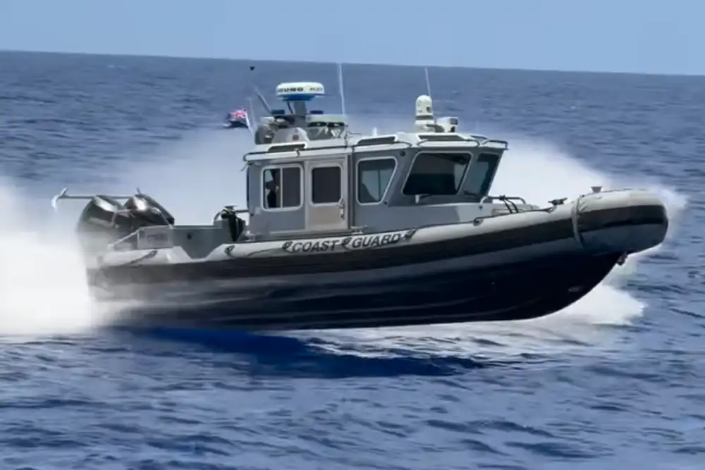 Cayman Islands divers surface to find boat capsized Six divers from the Cayman Islands Divers British Sub-Aqua Club