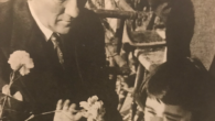 Atatürk, çocukların yetiştirilme şekline dair toplumdaki yanlış uygulamaya şöyle dikkat çekiyor: Çoğu ailelerde öteden beri çok kötü bir alışkanlık var; çocuklarını, söyletmez ve dinlemezler. Zavallılar lafa karışınca sen büyüklerin konuşmasına karışma der, sustururlar. Ne kadar yanlış, hatta zararlı bir hareket […]