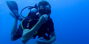 Aletli dalış, Donanımlı dalış, Scuba, Tüplü dalış…. Aslında aynı faaliyetin