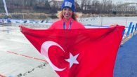 Bakırköy Ata Spor Kulübü sporcusu Deniz Kayadelen, Polonya’nın Glogow şehrinde The International Ice Swimming Association (Uluslararası Buz Yüzme Derneği) tarafından düzenlenen IISA 4th World Championship Glogow 2022 müsabakalarında soğuk su Dünya şampiyonu oldu. Bakırköy Ata Spor Kulübü sporcusu Deniz Kayadelen, […]