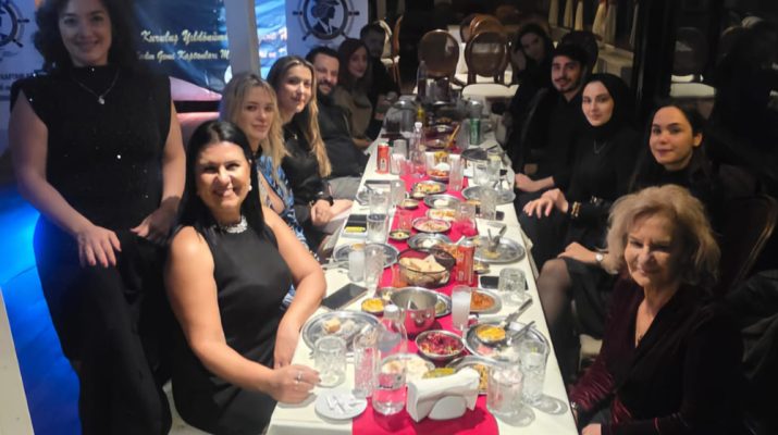 Kutlamaya Dernek Başkanı Sedef Esra Ulutürk Dinç, Başkan Yardımcısı Feyza