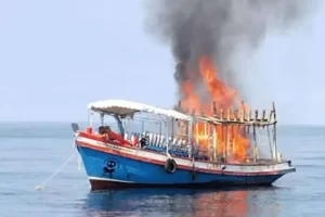 The dive boat was rapidly consumed by fire (Photo: Surat