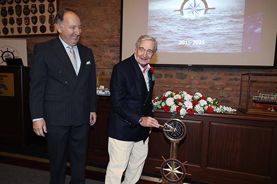 Etrafı 4 denizle çevrilen bir yarımada ülkesi olanTürkiye’nin halkı ve