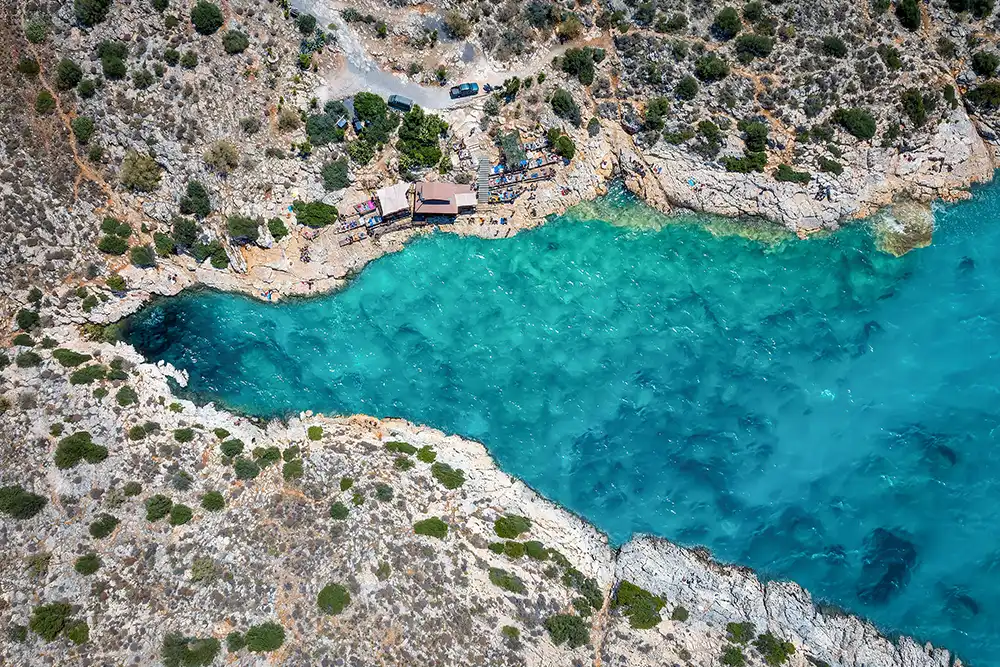 Body of missing cave diver found in ‘Devil’s Well’ cave system, Greece The body of a 34-year-old diver who went missing during