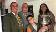 Harun Sevinç, 21 Haziran 1954 yılında Yozgat Akdağmaden iİlçesi Gökdere Köyü’nde doğdu. İlk ve ortaokulu Akdağmadeni ilçesinde okudu. Liseyi ise Adana Karşıyaka Cumhuriyet Lisesi’nde tamamladı. Daha sonra Gazi Üniversitesi Elektrik, Elektronik Mühendisliği bölümünden mezun oldu. Yüzmeyi önceleri sulama kanalları le […]