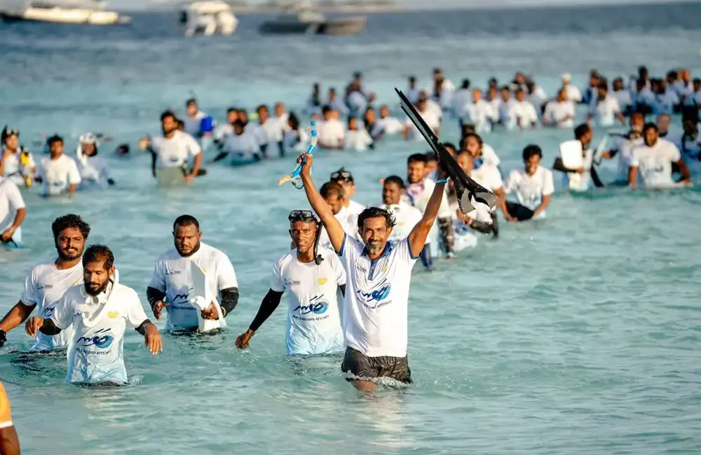 Maldives sets new Guinness World Record for joint snorkelling The Maldives has set a new Guinness World Record for