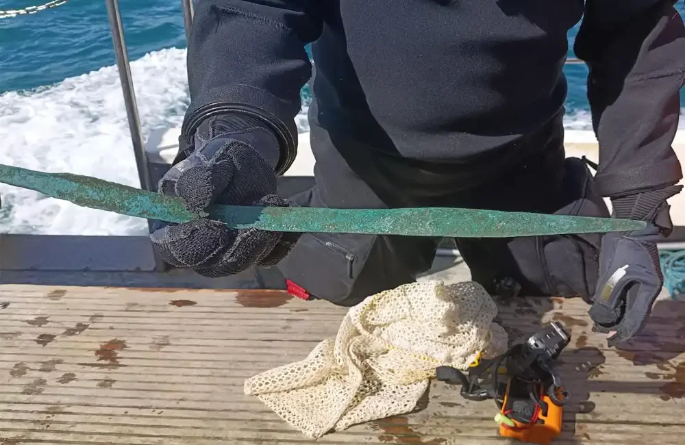 By DIVE Staff A rare Bronze Age sword has been