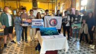 Bozcaada Deniz Bilimleri Projelerinin Odak Noktasında… Türkiye denizlerinde her geçen gün balık ve denizel omurgasız popülasyonlarının aşırı ve kaçak avlanmasından konu bahis oluyor. Denizlerimizin zengin canlı fauna topluluklarının azlığı ve biyoçeşitlilik kayıpları, ekolojik zararı tetikliyor. Geçmişten günümüze deniz bilimleri uzmanlarının […]