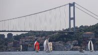 İstanbul’un fethinin 569. yıl dönümü anısına düzenlenen İstanbul’un Fethi Boğaz Kupası ve Sportsboat Yarışları yapıldı. Türkiye Yelken Federasyonu himayesinde İstanbul Yelken Kulübü ve Türkiye Açık Deniz Yarış Kulübü tarafından organize edilen yarış, İstanbul Boğazı’nda gerçekleştirildi. Yarışın startını, İstanbul Vali Yardımcısı […]