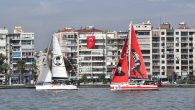 İzmir’de 29 Ekim Cumhuriyet Bayramı kutlamaları kapsamında sekiz yelkenli tekne Körfez’den İzmirliler’i selamladı. İzmir’de 29 Ekim Cumhuriyet Bayramı kutlamaları sürüyor. İzmir Büyükşehir Belediyesi Gençlik ve Hizmetleri Dairesi Başkanlığı tarafından organize edilen kutlama turunda, sekiz yelkenli tekne Körfez’den İzmirlileri selamladı. İzmir […]