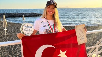 Ultra maraton yüzücüsü 18 yaşındaki Eda Savcıgil @eda.savcigil İtalya’da düzenlenen
