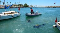 İl Jandarma Komutanlığı Jandarma Sualtı Arama Kurtarma (SAK) Timi, Manavgat Belediyesi, Side Gönüllüler Derneği ve Side Gönüllüler Platformunca Side Limanı’nda etkinlik düzenlendi. SAK ekipleri ile dalgıçlar, Side Limanı’ndan denize dalarak su altında temizlik yaptı. Yaklaşık 2 saat süren çalışmada dalgıçlar […]