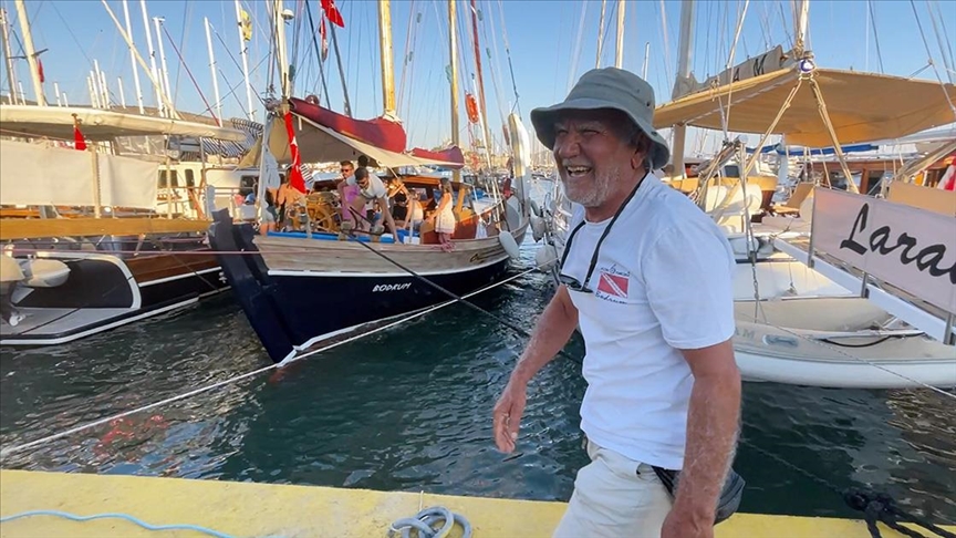 Muğla’nın Bodrum ilçesinde, 'Aksona Mehmet' olarak tanınan bölgenin son süngercisi
