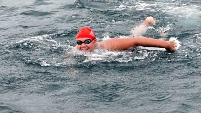 SPORA VE BAŞARIYA ENGEL YOK Açık deniz yüzücülüğünün güçlü temsilcisi