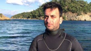 Denizler zarar görmeye müsait ekolojik bir dengeye sahip. İnsani faktörlerin