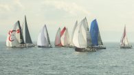 TAYK – Eker Olympos Regatta’da 2021 yılının birincisi, Orient Express VI takımı oldu. Moda’da verilen ilk startın ardından 3 gün boyunca çok başarılı performans gösteren Orient Express VI, son etap performansıyla da Mehmet Erdoğdu tarafından tasarlanan şampiyonluk kupasını 2021 yılı […]