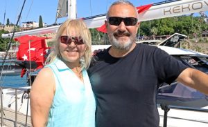 Antalya’da yaşayan avukat Sezgin Tekin (63) ile eşi emekli öğretmen